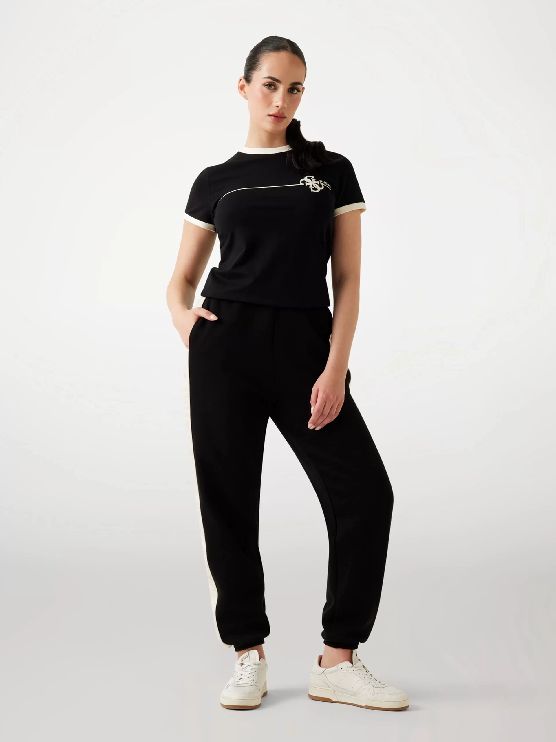 Guess Carmen Kadın Siyah Aktif Slim Fit T-Shirt V5YI01J1314-JBLK