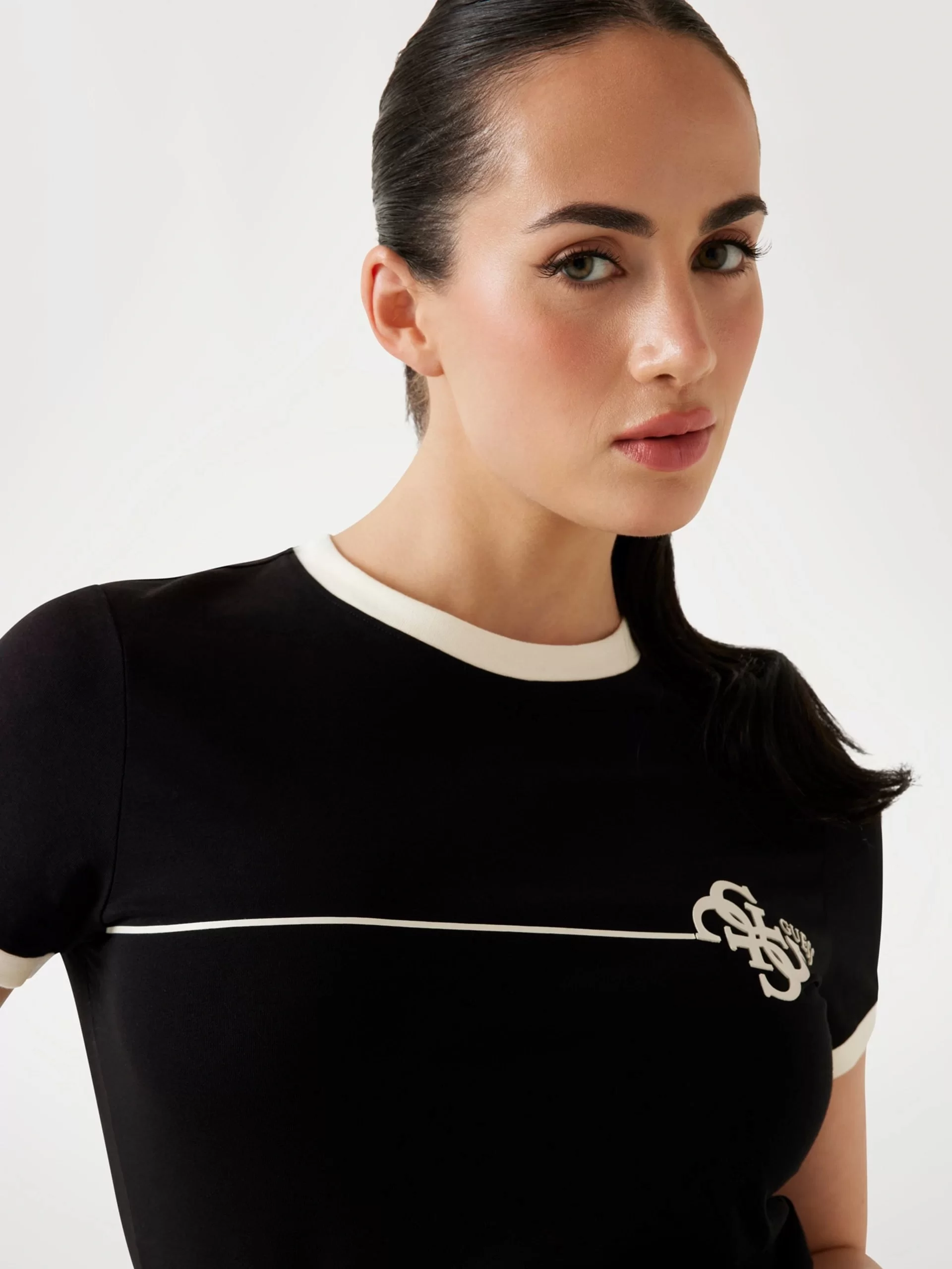 Guess Carmen Kadın Siyah Aktif Slim Fit T-Shirt V5YI01J1314-JBLK