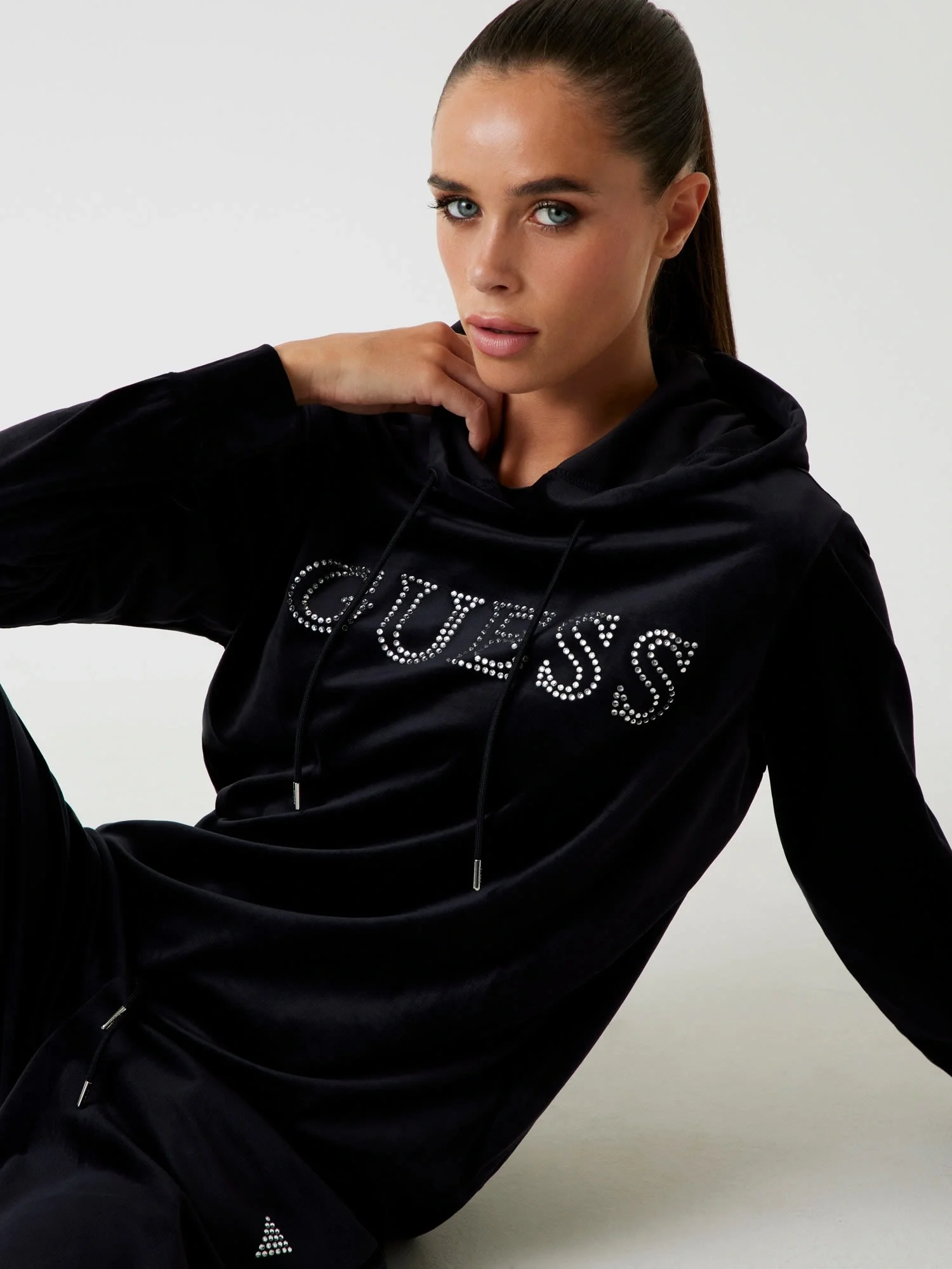 Guess Couture Kadın Siyah Aktif Sweatshirt V4RQ25K0232-JBLK