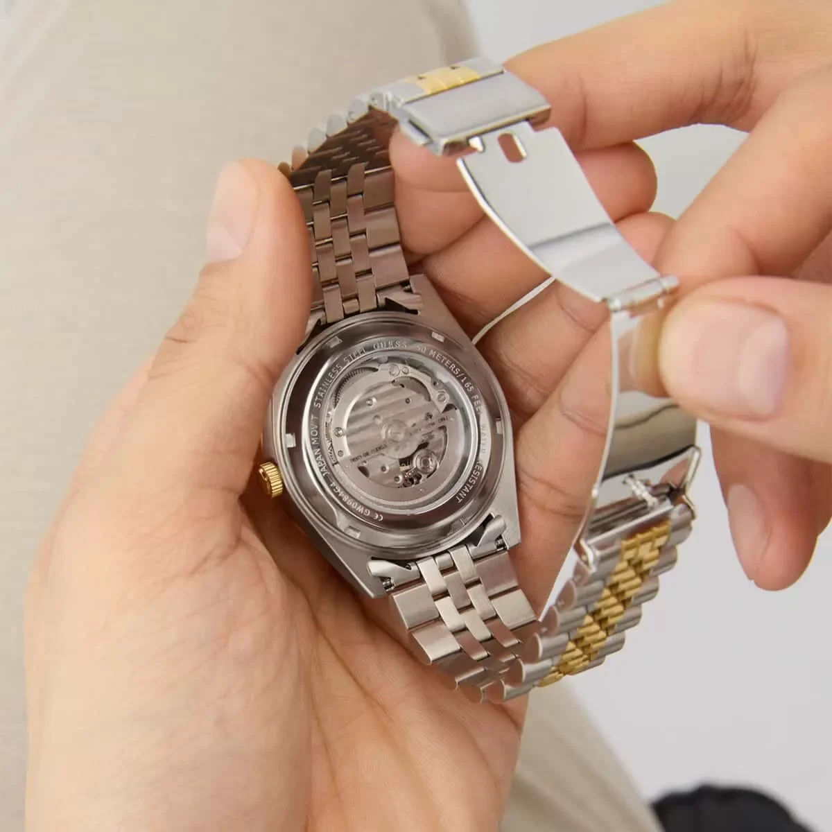 Guess Erkek Kol Saati GUGW0984G4