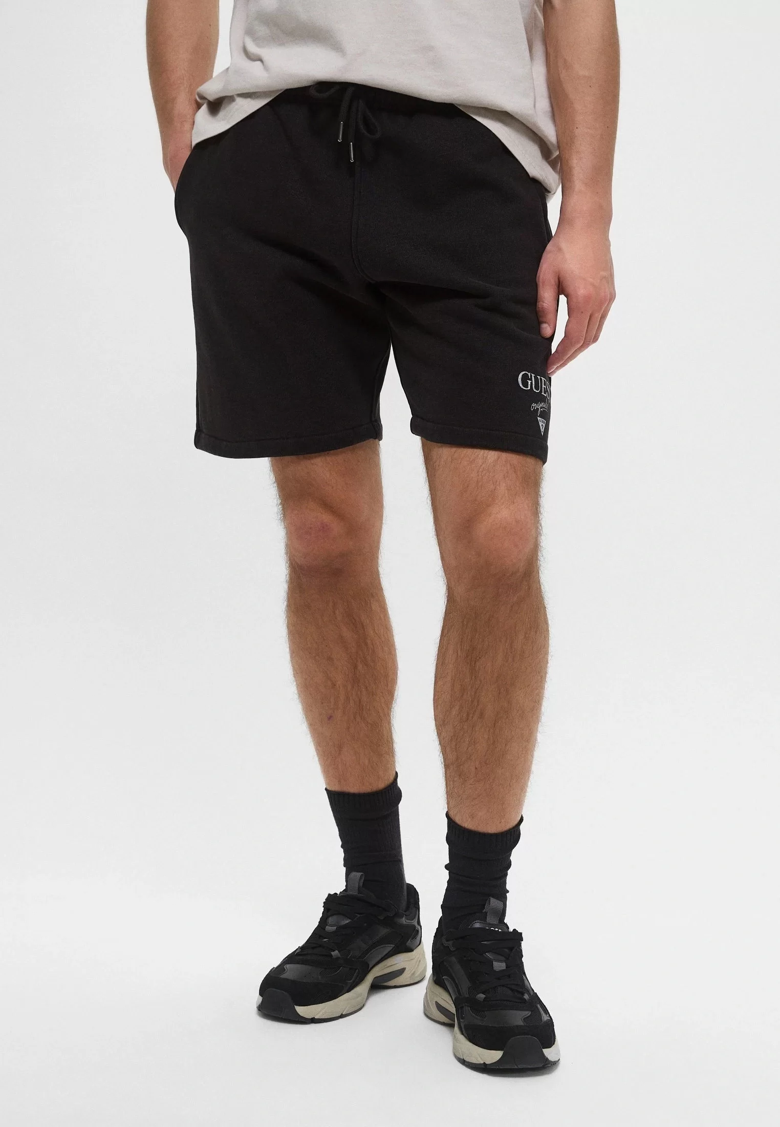 Guess Go Jogger Short Erkek Siyah Şort M5GD50KCPR1-JTMU