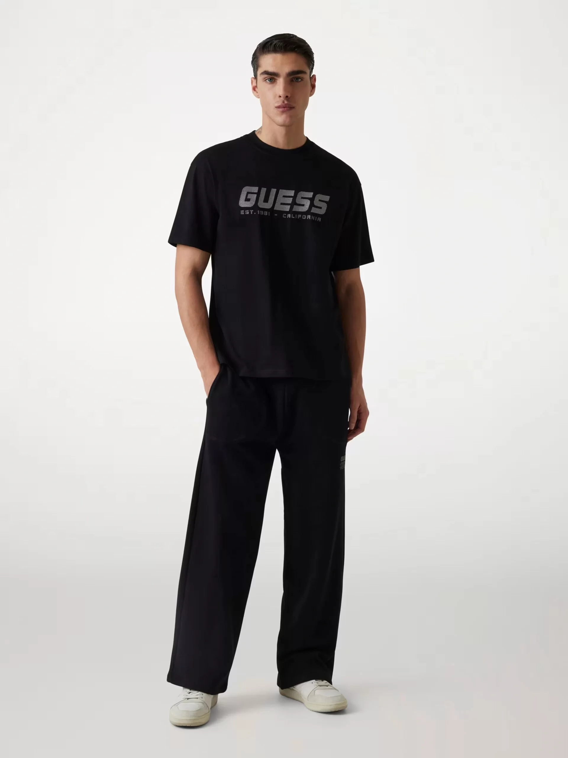 Guess Suron Cn T-Shırt Erkek Siyah T-Shirt Z5RI10I3Z14-JBLK