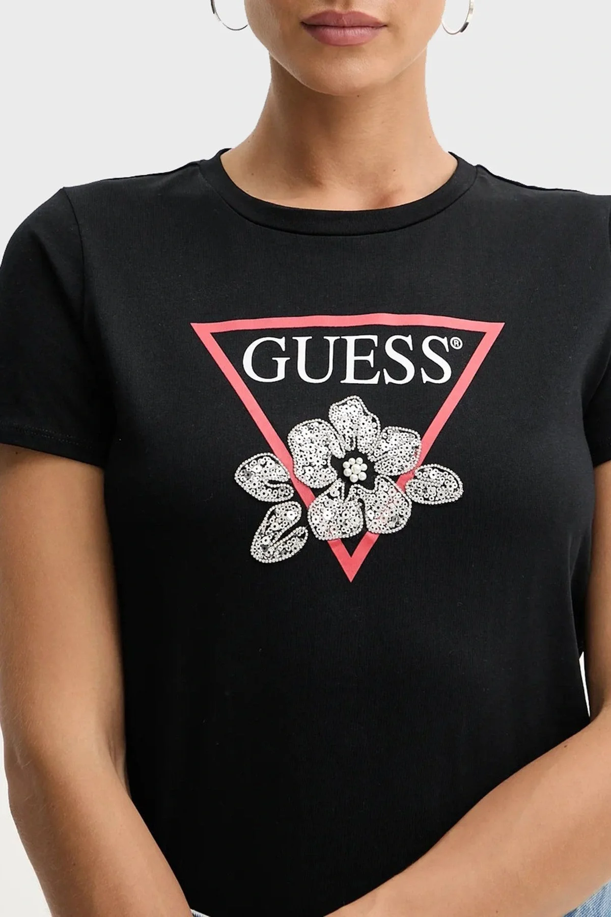 Guess Flower Kadın Siyah Regular Fit T-Shirt W5YI38I3Z14-JBLK