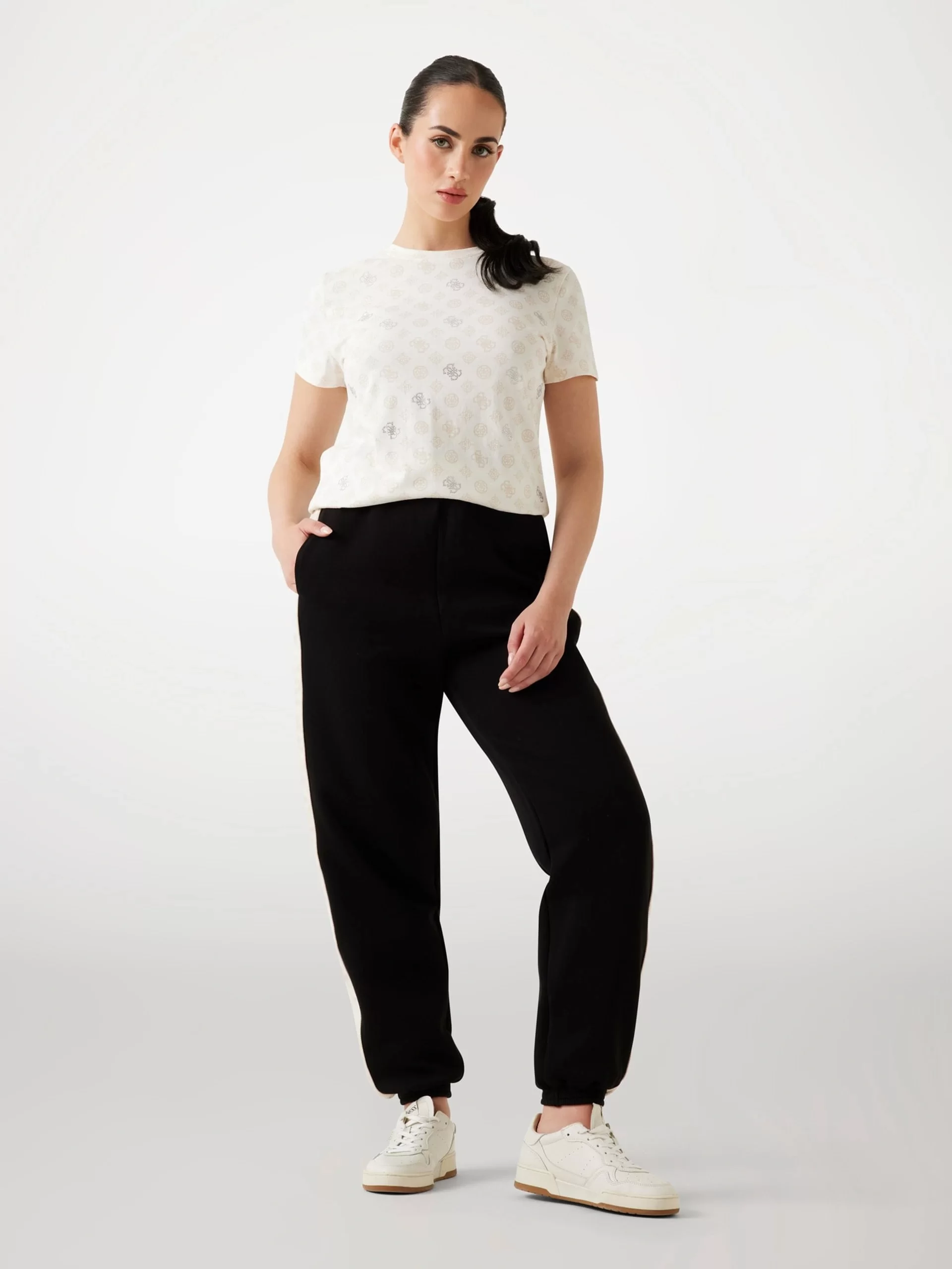 Guess Gloria Kadın Çok Renkli Aktif Regular Fit T-Shirt V5YI04I3Z14-P0JN