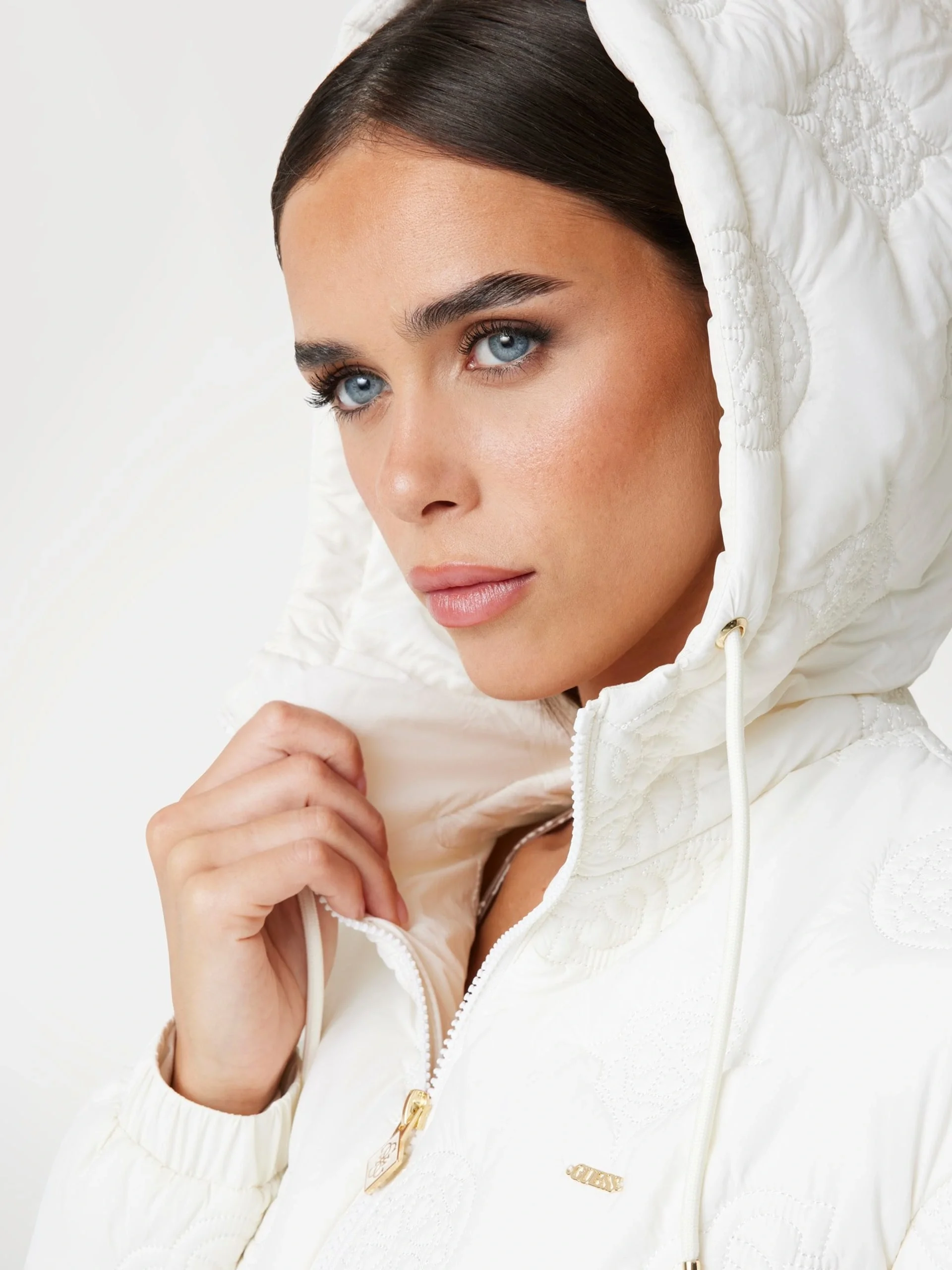 Guess Ivy Kadın Krem Aktif Mont V5YL03WHEB2-F0EN