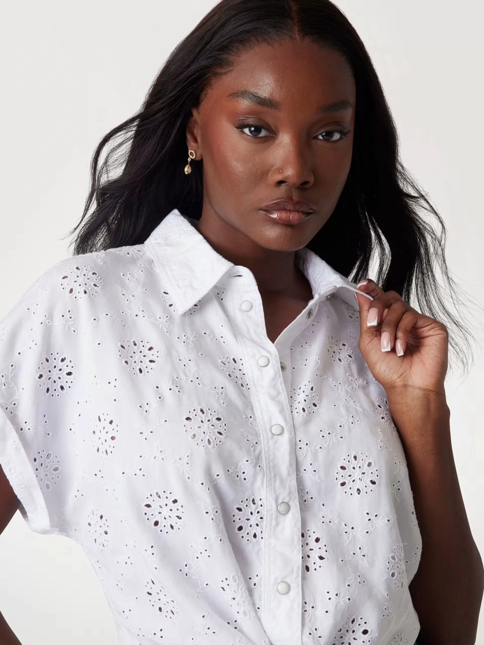 Guess NEW SS BRIGITTE EMBRO SHIRT Kadın Beyaz Bluz W5GH34WG822-G011
