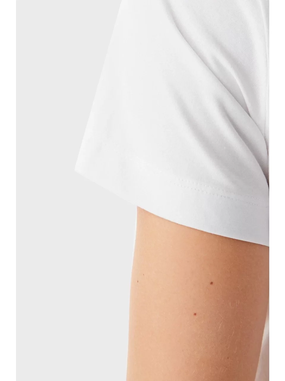 Guess KAMELIE CN T-SHIRT Kadın Beyaz T-shirt V5GI15J1314-G011
