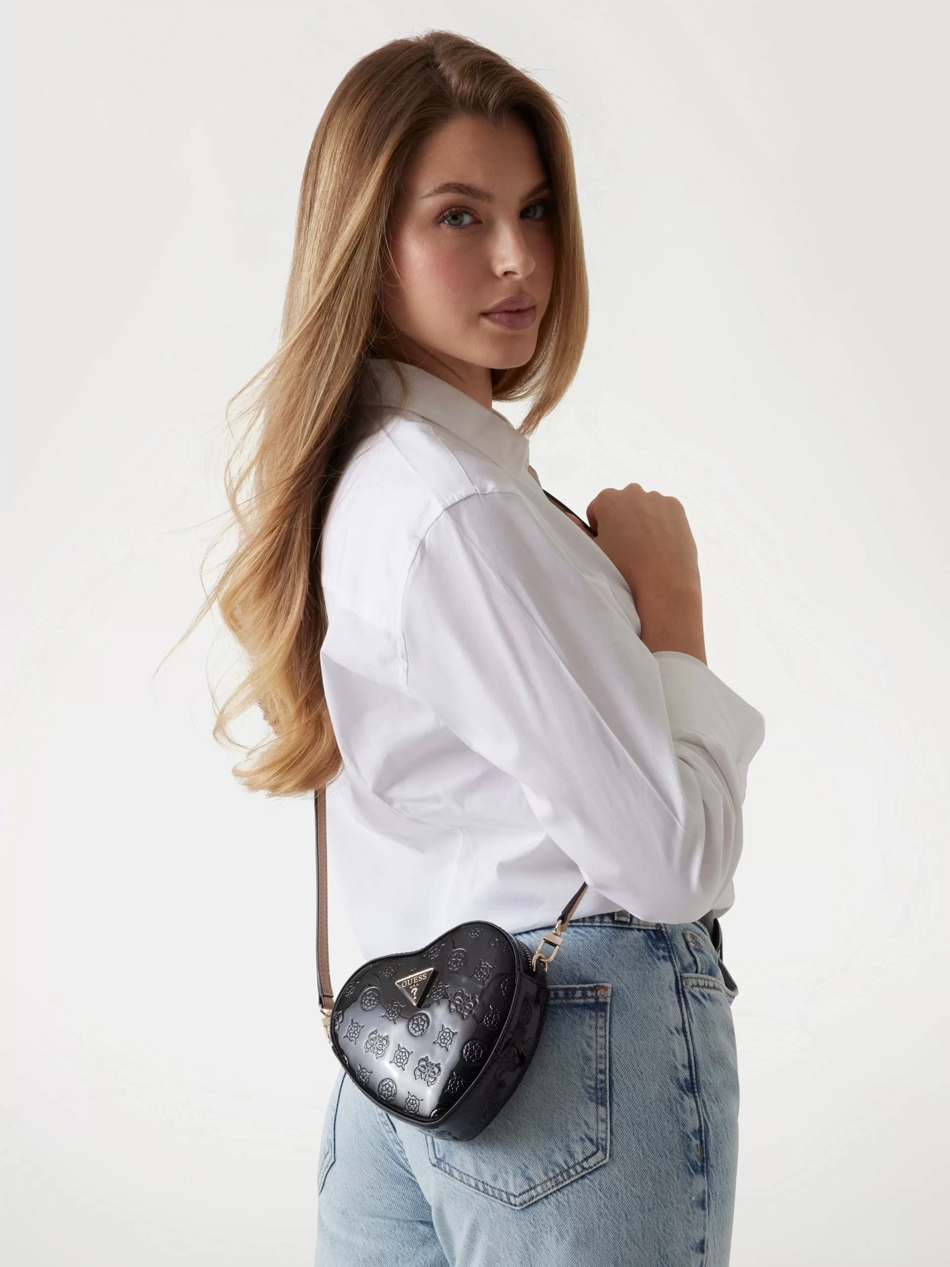 Guess ARNELA MINI HEART BAG Kadın Siyah Mini Çanta HWTV9496770-BLO