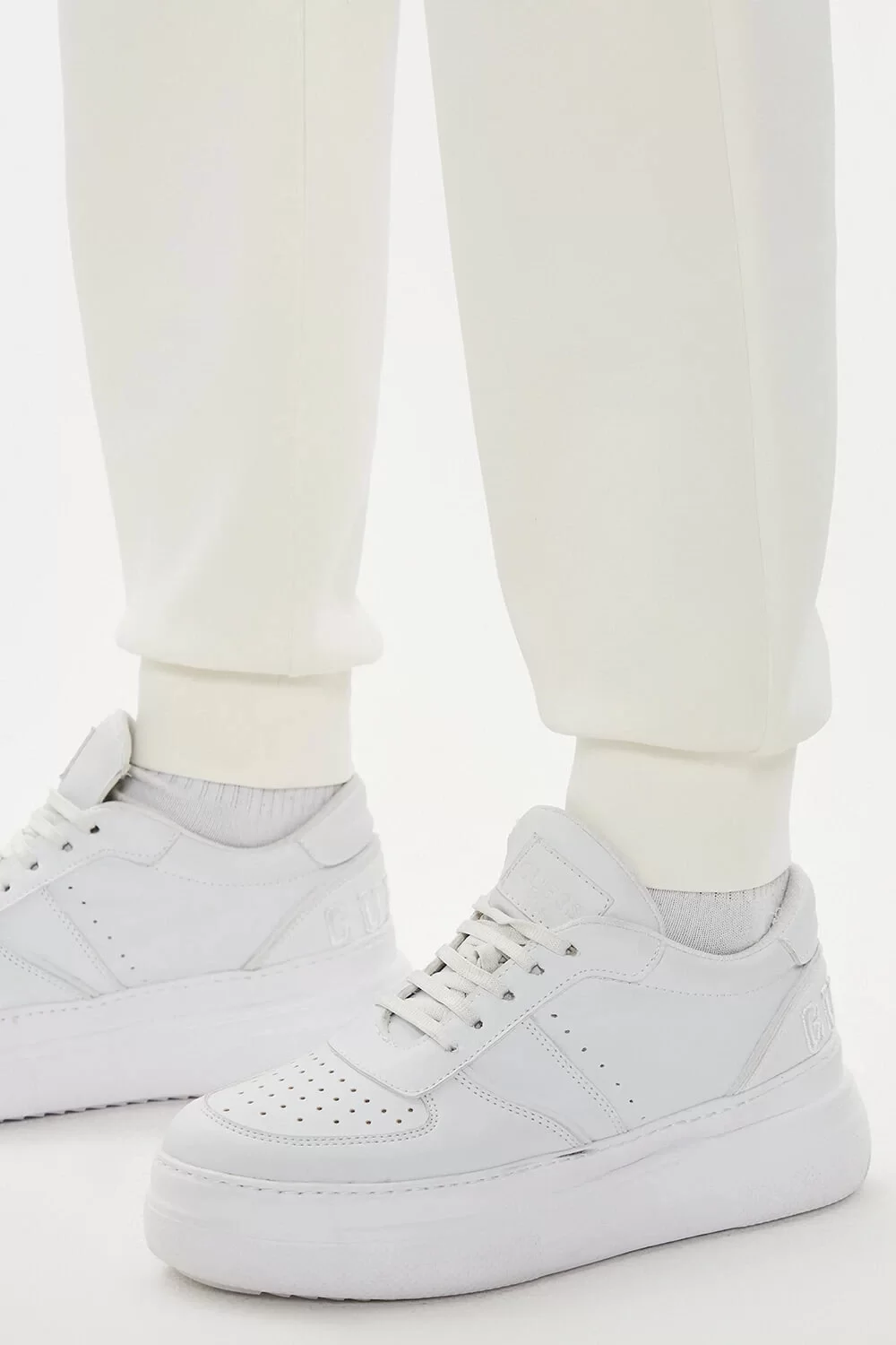 Guess Olympe Long Pants Kadın Beyaz Eşofman Altı V4YB08KCAY2-G6K5