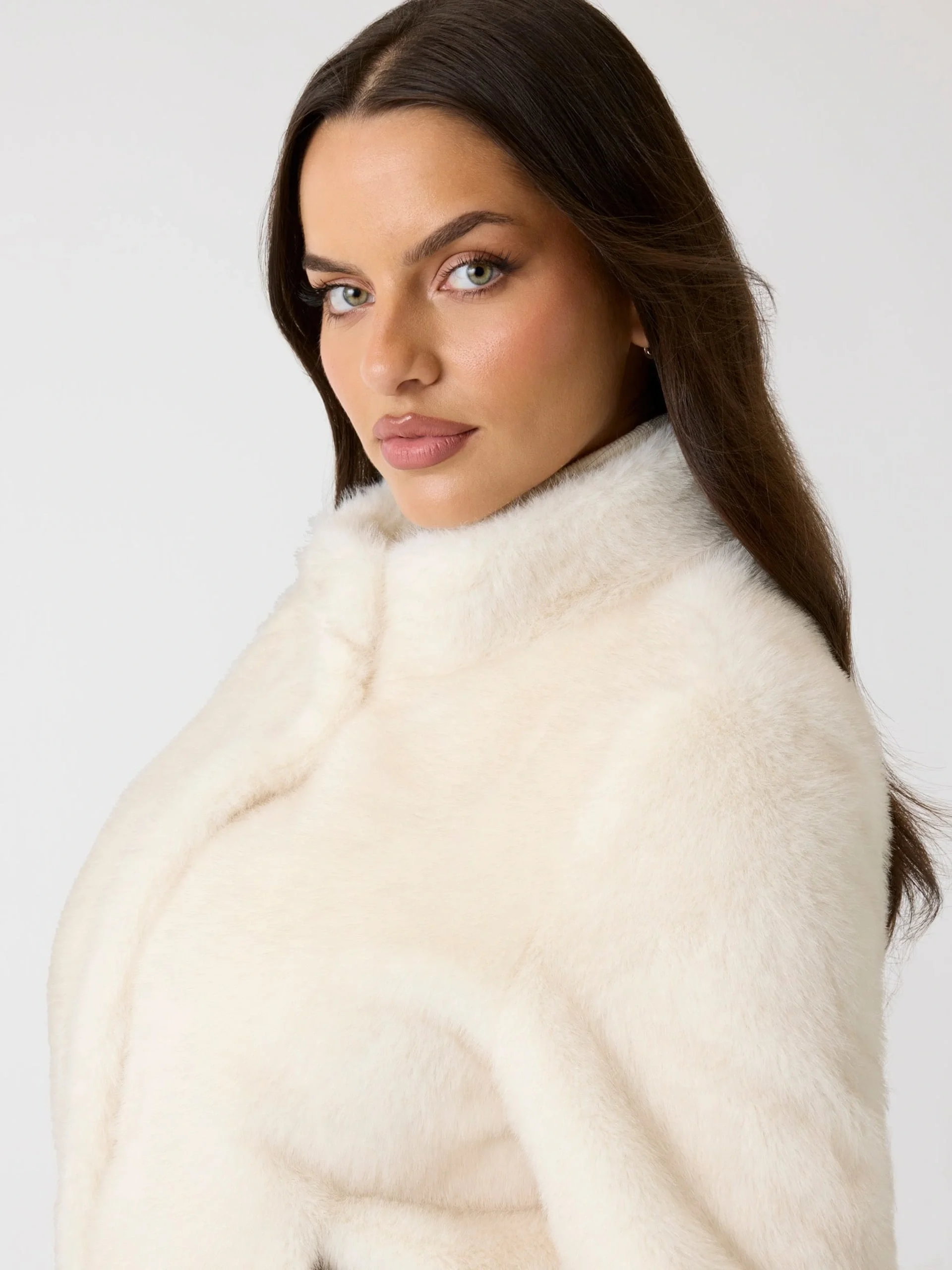 Guess Luna Kadın Beyaz Kürk W5BL64W3920-G012