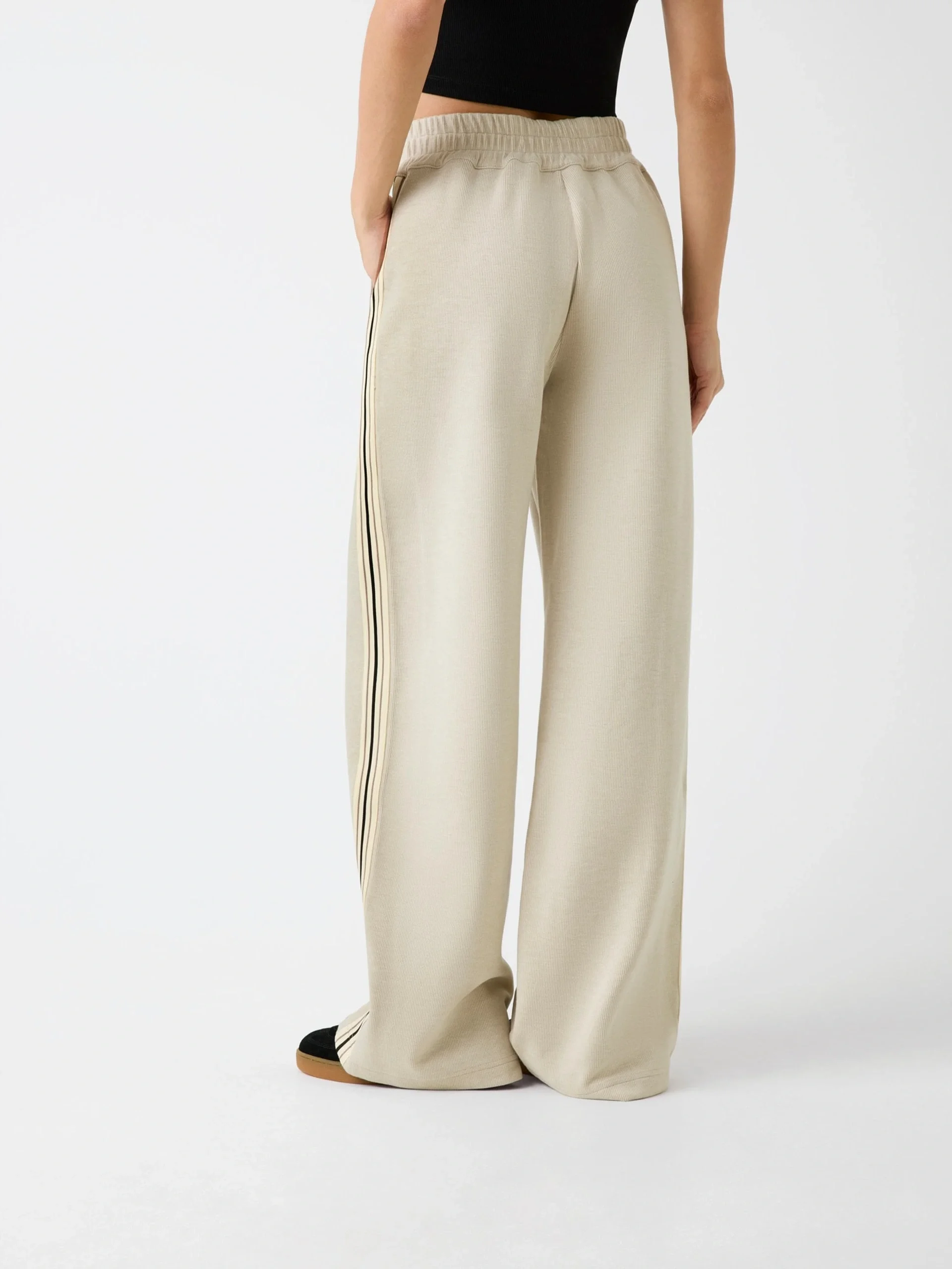 Guess Muriel Kadın Çok Renkli Aktif Yün Karışımlı Regular Fit Eşofman Altı V5BB16KCX52-H11F