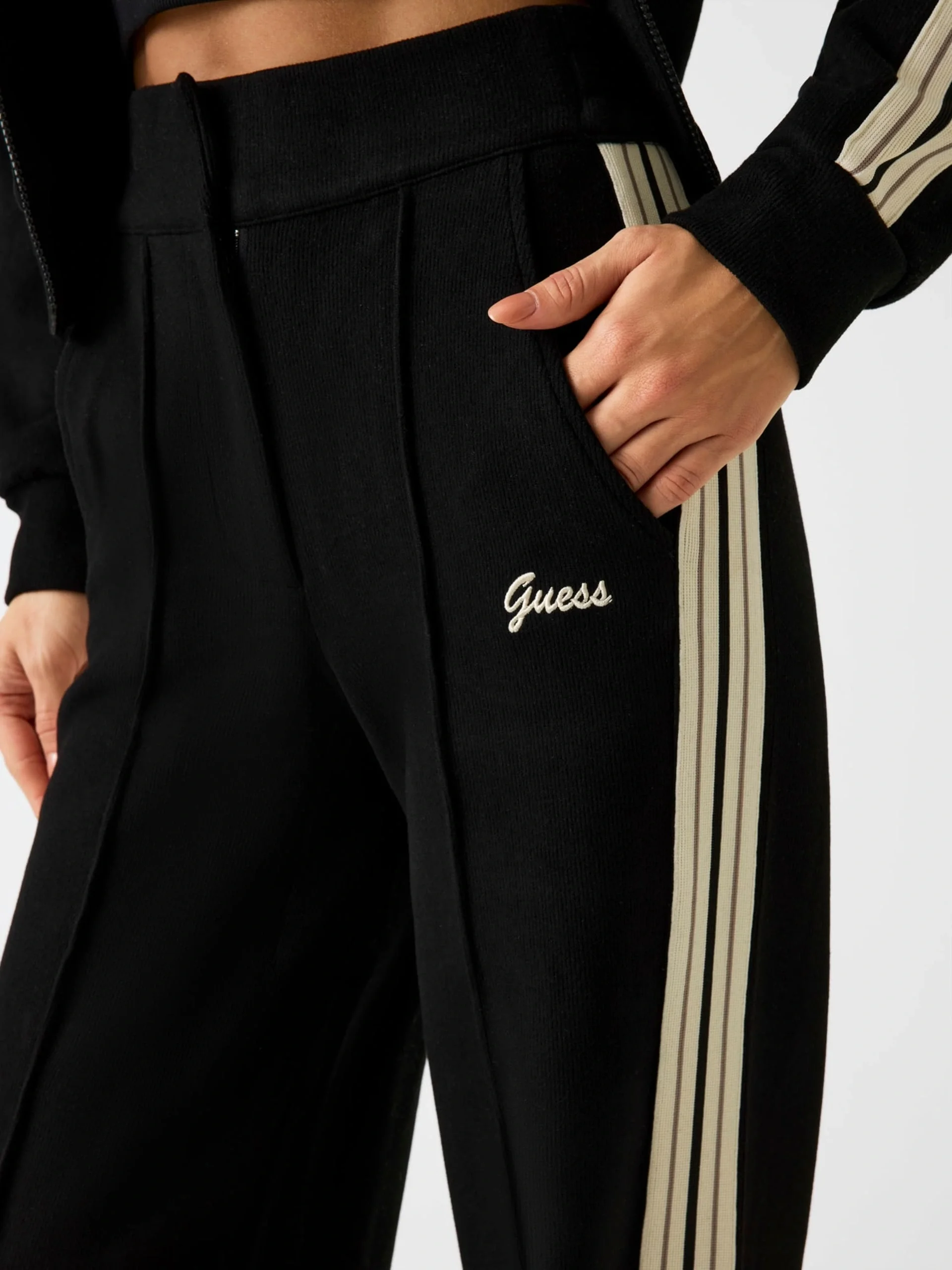 Guess Muriel Kadın Siyah Aktif Yün Karışımlı Regular Fit Eşofman Altı V5BB16KCX52-JBLK