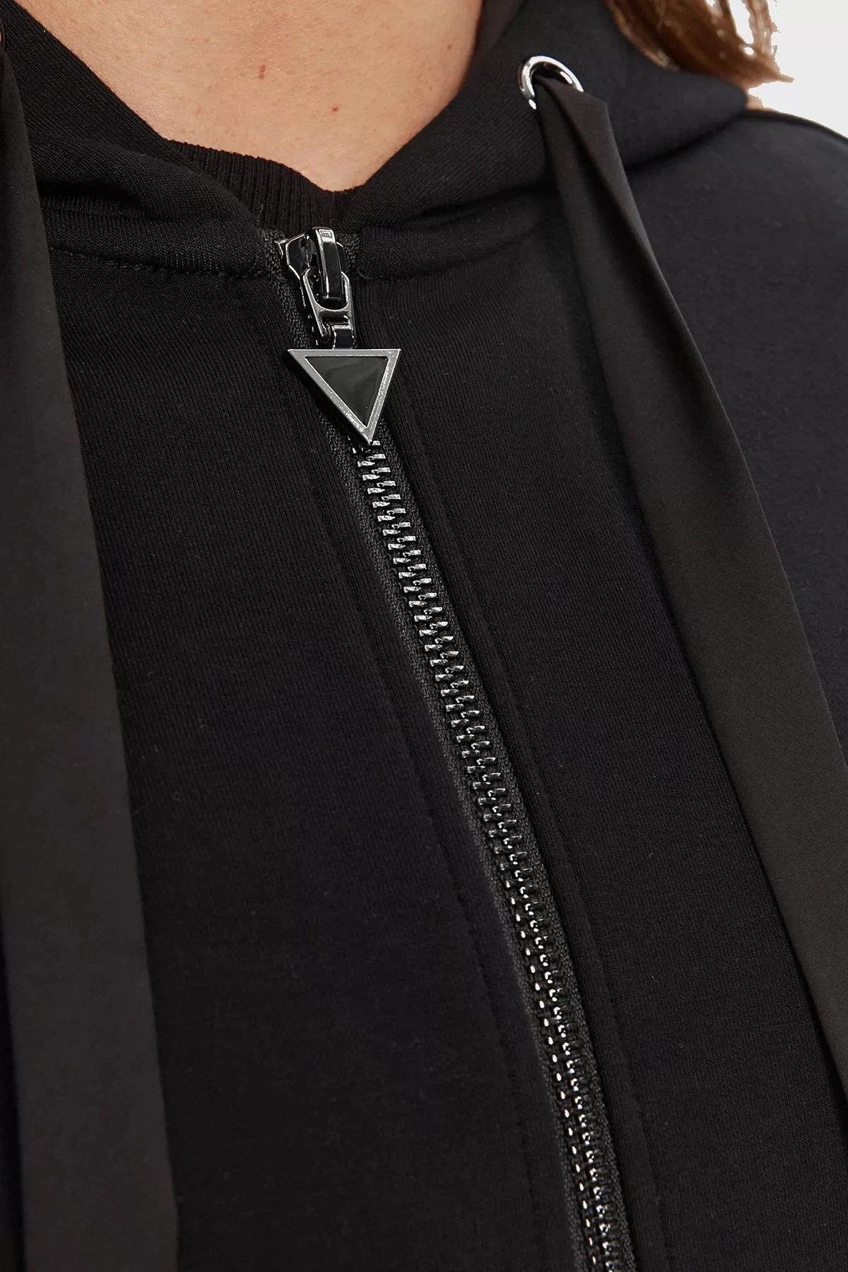 Guess New Hooded Kadın Siyah Scuba Sweatshirt W5YQ05KBYE2-JBLK