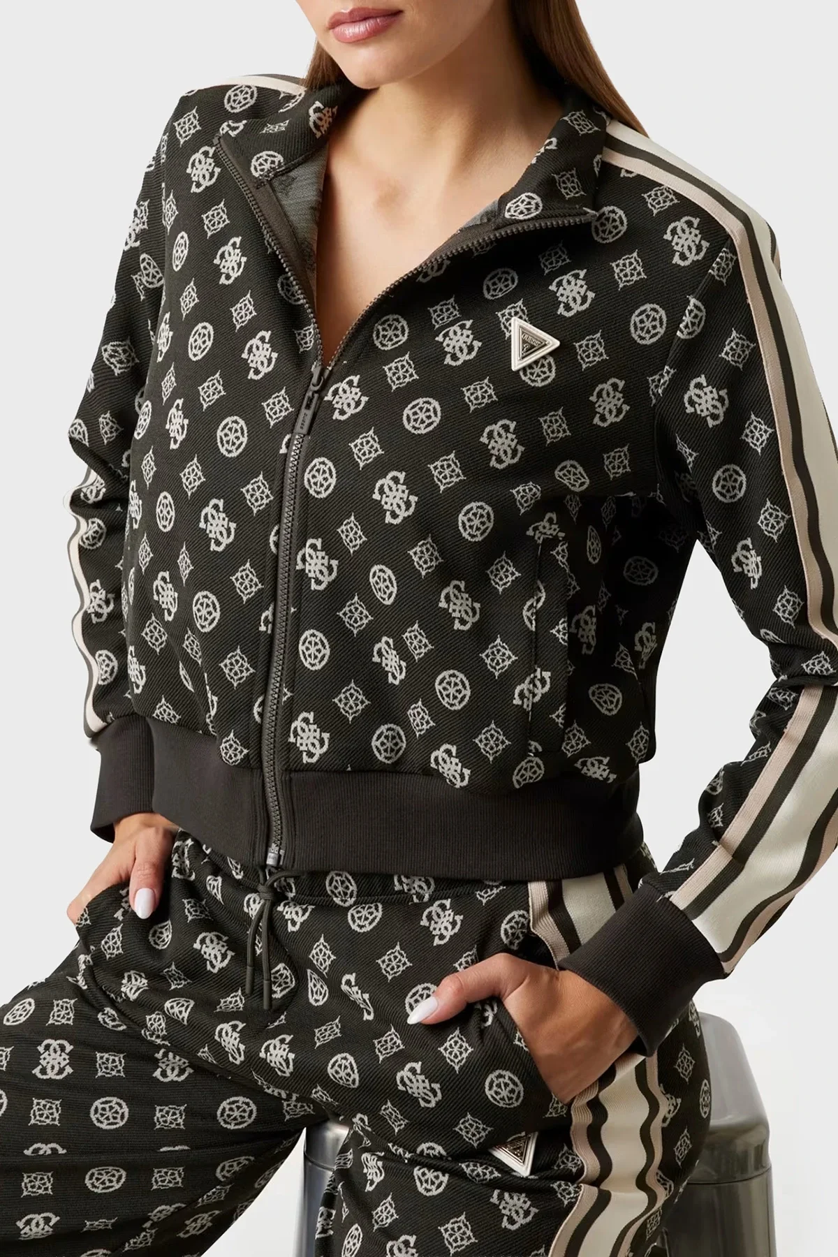 Guess Şakayık Şeritli Tam Fermuarlı Kadın  Sweatshirt V5YQ07K0282-FJ8C