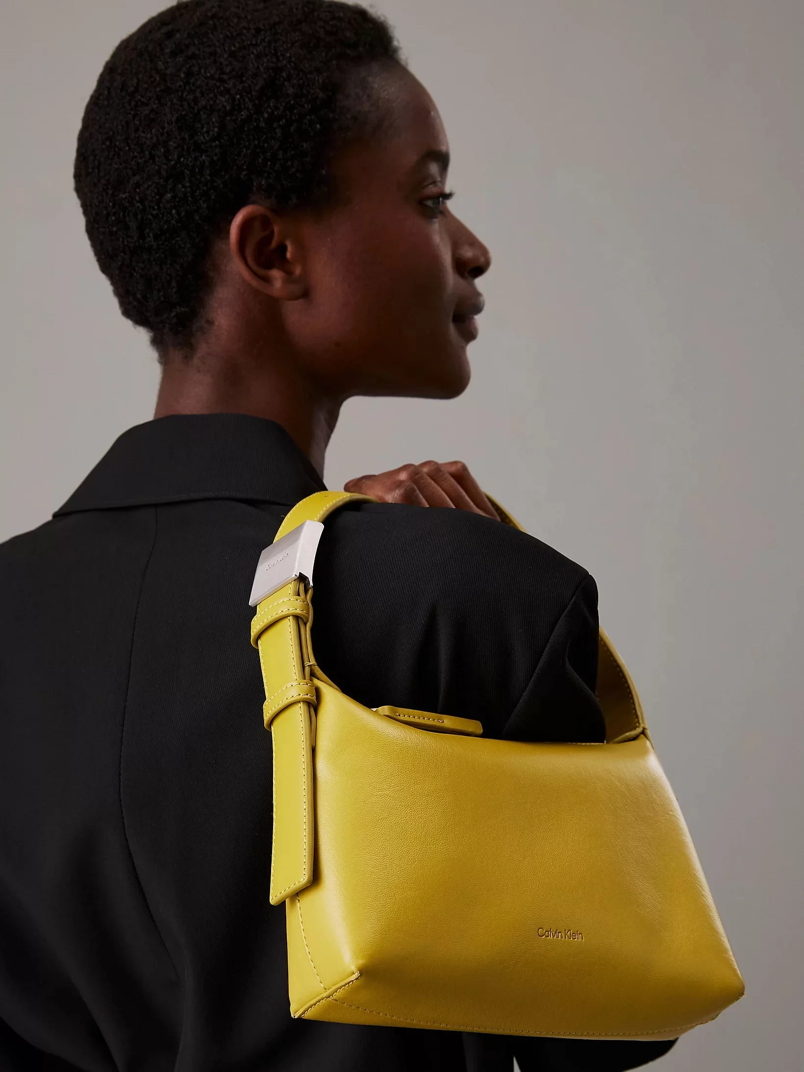 Calvin Klein Kadın Sarı Omuz Çantası