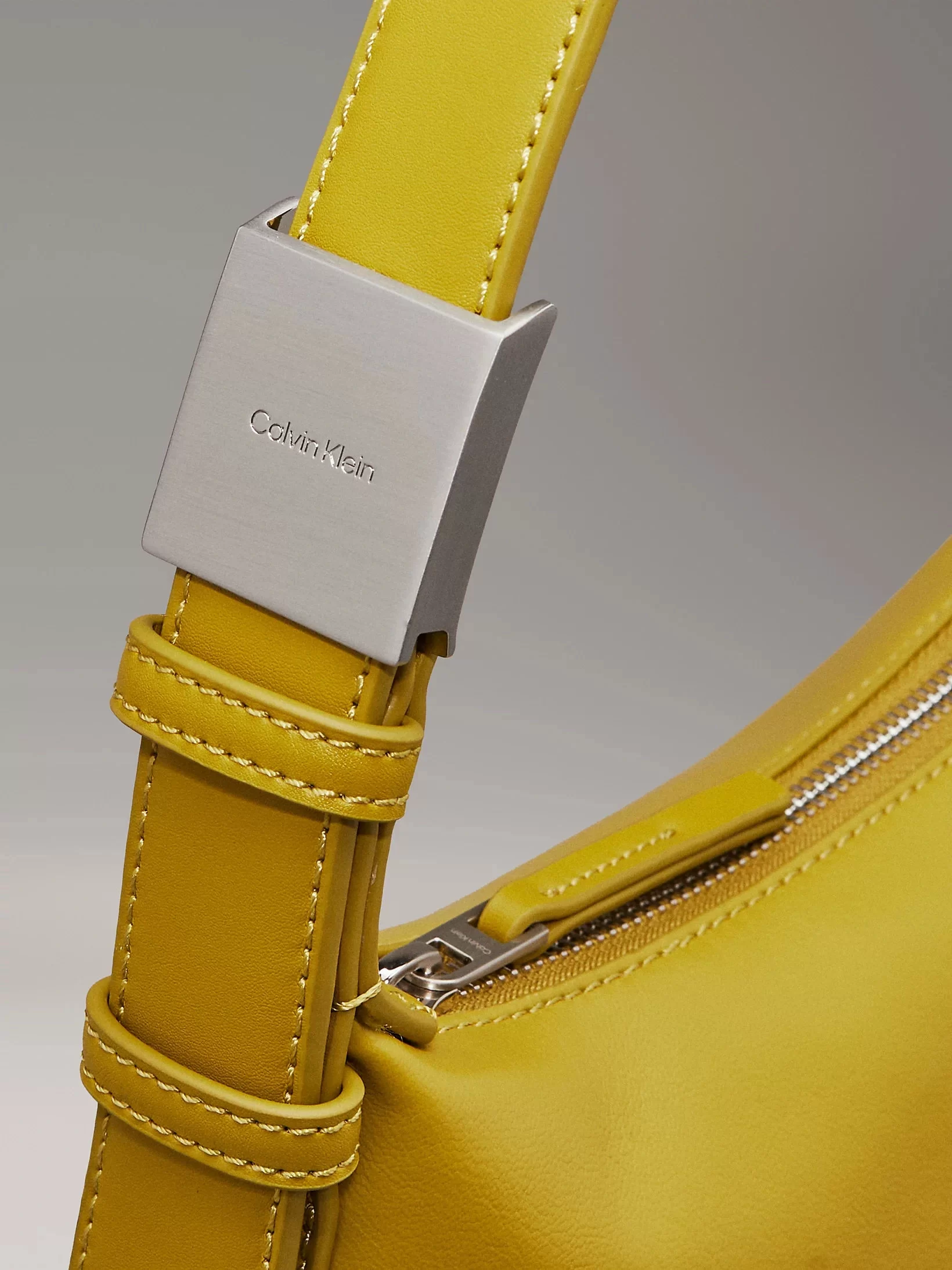 Calvin Klein Kadın Sarı Omuz Çantası