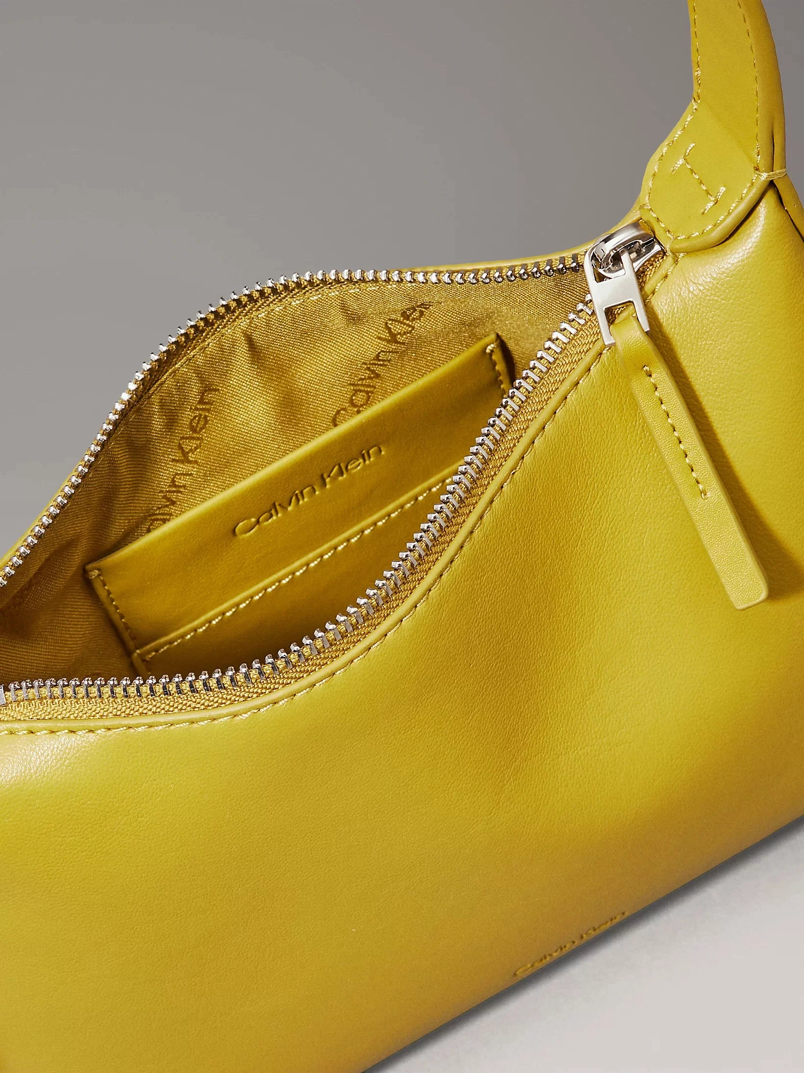 Calvin Klein Kadın Sarı Omuz Çantası