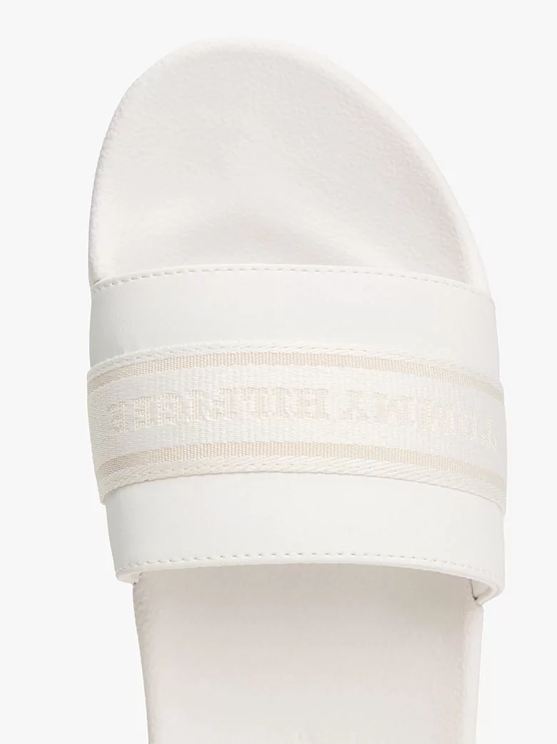 Tommy Hilfiger HILFIGER POOLSIDE WITH WEBBING Kadın  Terlik FW0FW08529YBL