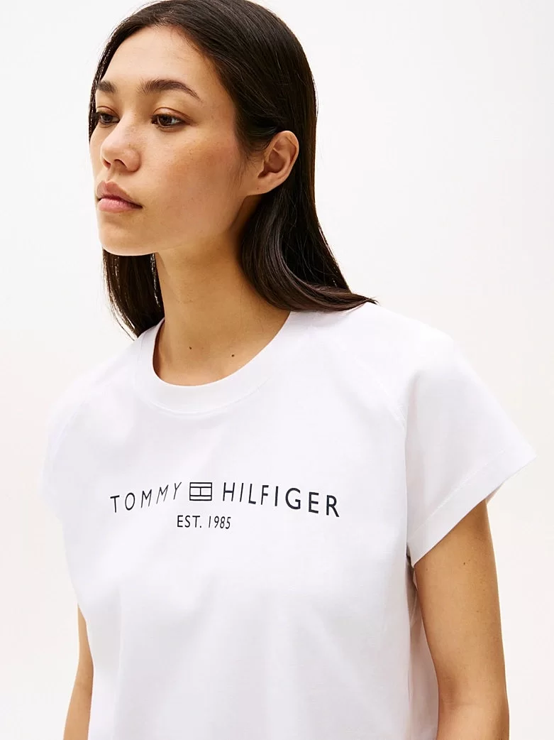 Tommy Hilfiger MDRN CAP SLV CORP LOGO TEE Kadın  T-shirt WW0WW46113YCF