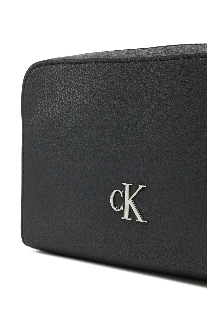 Calvin Klein Kamera Model Suni Deri Siyah Askılı Çanta