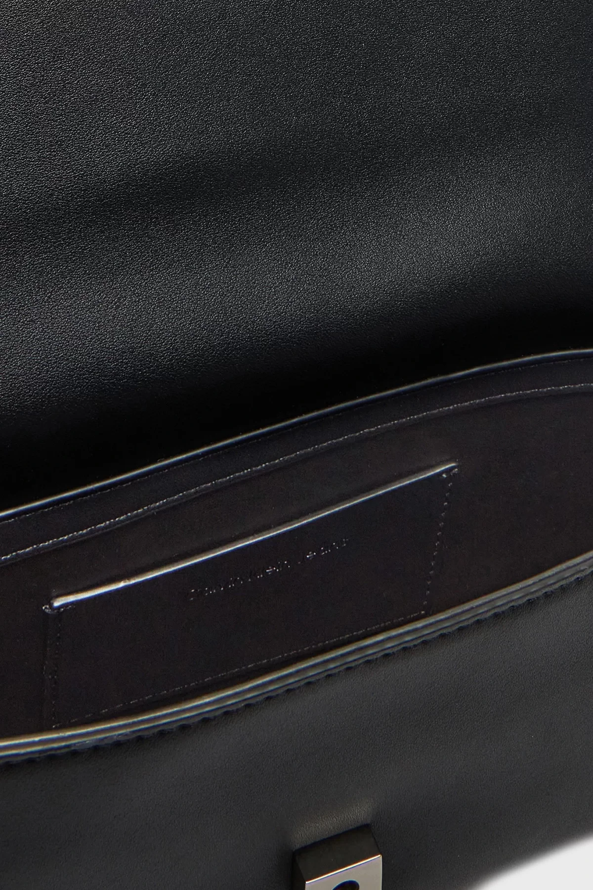 Calvin Klein SCULPTED FLAP SHOULDER POUCH Kadın  Omuz Çantası LV04K3148G-UB1