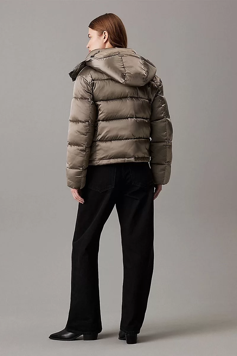 CK Jeans SHINY MONOLOGO ND SHORT PUFFER Kadın Kahverengi Mont J20J224616-PAV