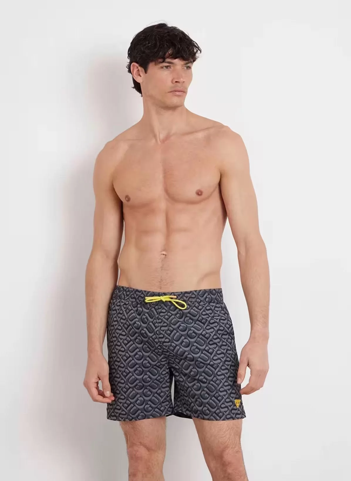 Guess SWIMTRUNK MEDIUM GUESS AOP Erkek Siyah Mayo F4GT06WG2A2-P9WN