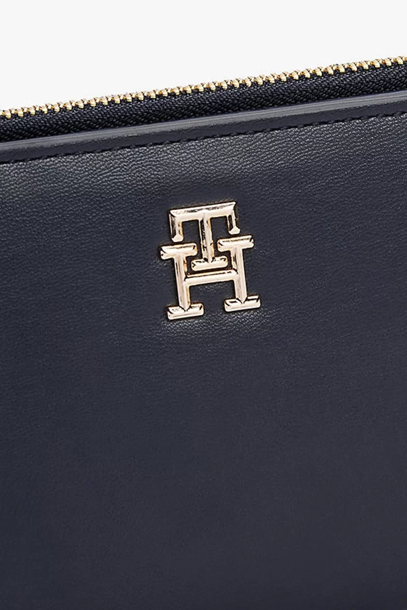Tommy Hilfiger TH DISTINCT SLIM WALLET Kadın lacivert Cüzdan AW0AW16922DW6