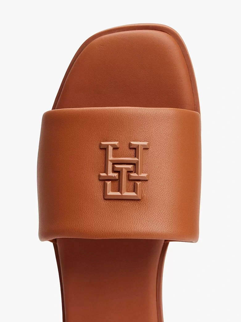 Tommy Hilfiger TH LOGO HARDWARE LEATHER MULE Kadın  Terlik FW0FW08806GPA