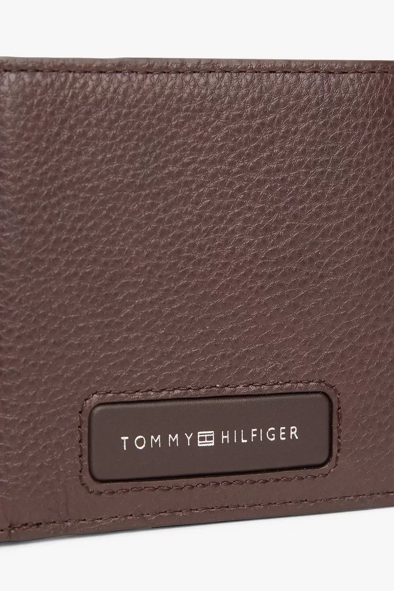 Tommy Hilfiger TH MONOGRAM MINI CC WALLET Erkek kahverengi Cüzdan AM0AM13251GB6