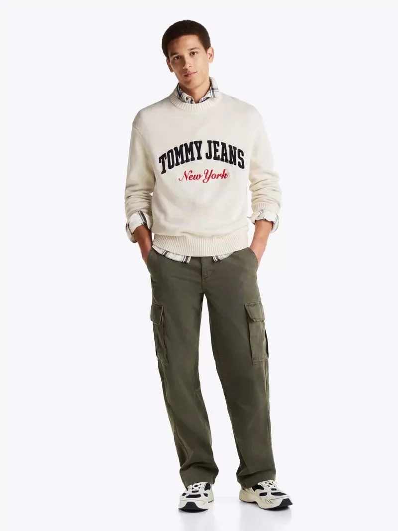 Tommy Jeans TJM REG VARSITY CREW SWEATER EXT Erkek beyaz Kazak DM0DM21114ACG