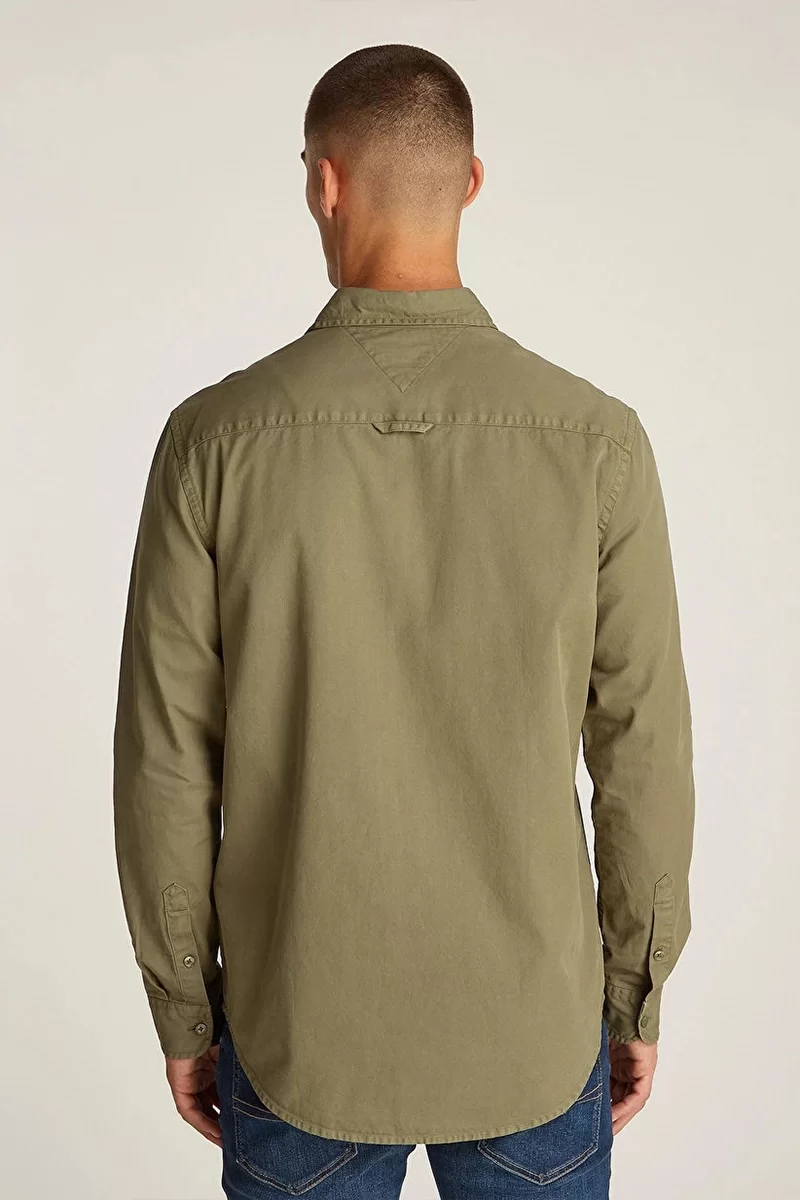Tommy Jeans TJM REG WASHED TWILL SHIRT Erkek yeşil Gömlek DM0DM21107M12