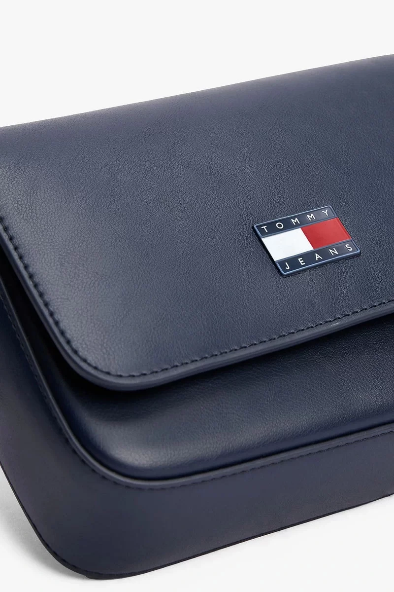 Tommy Hilfiger TJW ESS MUST FLAP CROSSOVER Kadın lacivert Çapraz Çanta AW0AW16968C1G