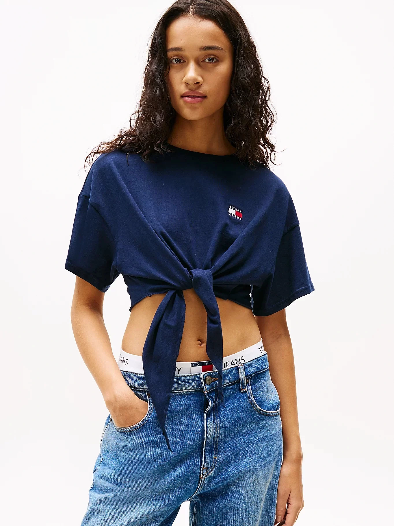 Tommy Jeans TJW REG WAIST TIE BADGE TEE EXT Kadın  Crop DW0DW20321C1G