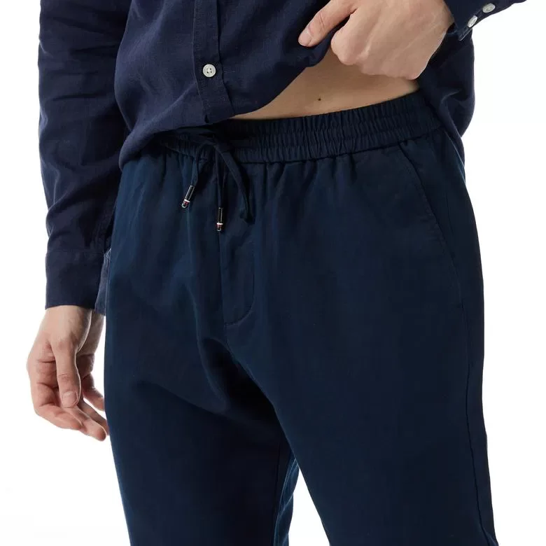 Tommy Hilfiger CHINO HARLEM PO DRWS CO LINEN Erkek Lacivert Pantolon MW0MW34533C5J