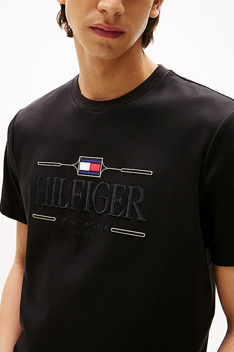Tommy Hilfiger Erkek İkonik Hilfiger Siyah T-shirt MW0MW39585BDS