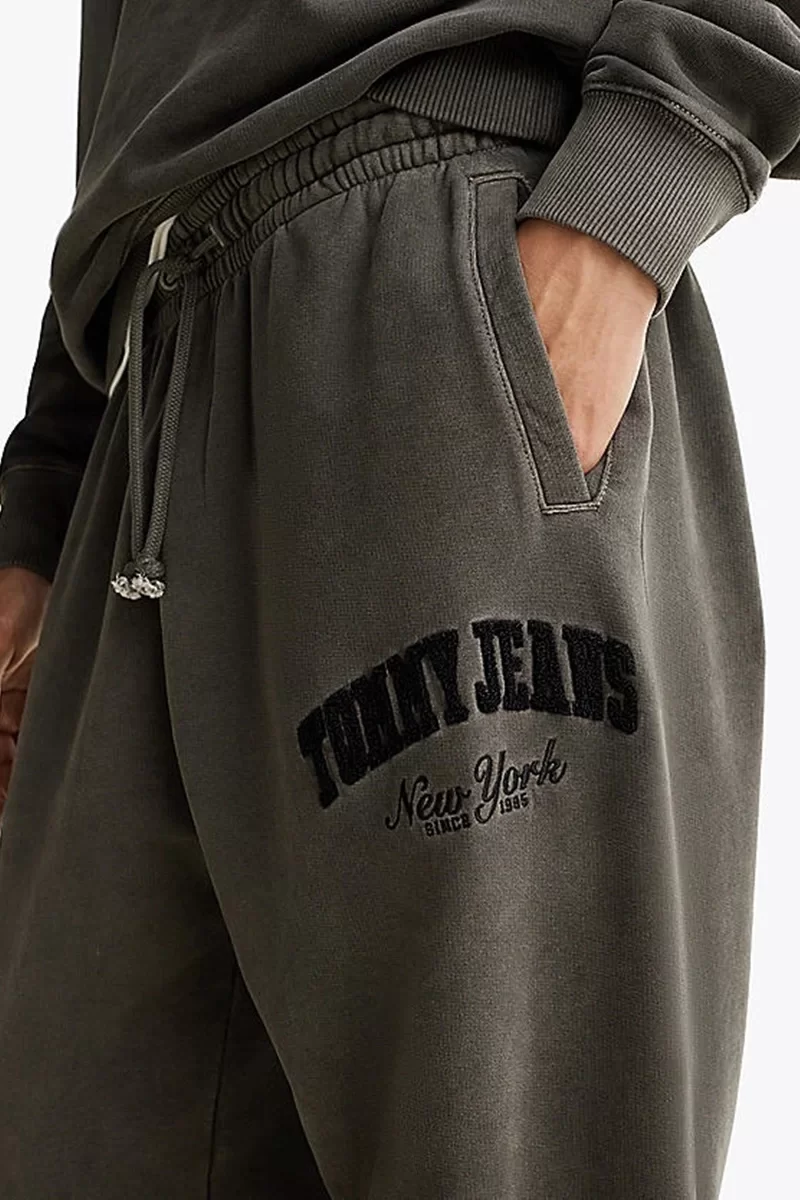 Tommy Jeans Erkek Siyah Rahat Jogger Eşofman Altı