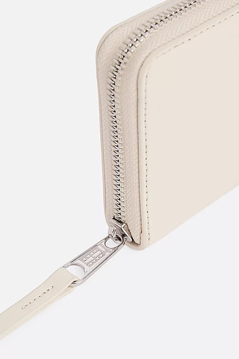 Tommy Hilfiger TJW PILLOW LARGE ZA Kadın beyaz Cüzdan AW0AW16980ACG