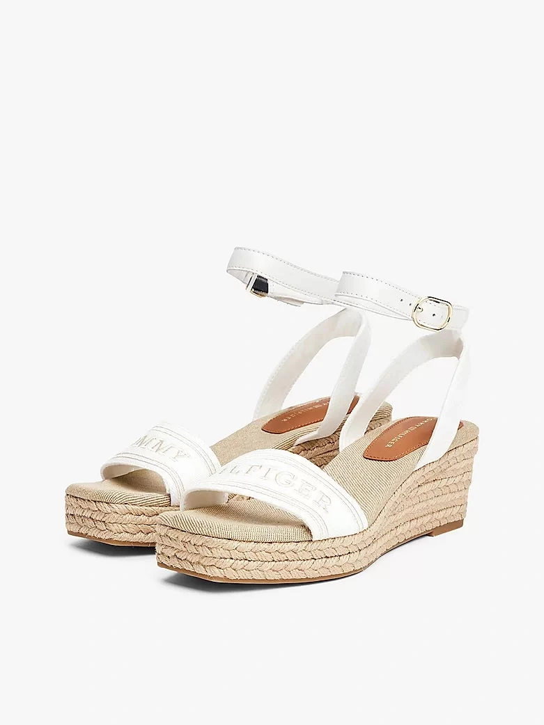 Tommy Hilfiger Kadın  Monotype Kamalı  Sandalet