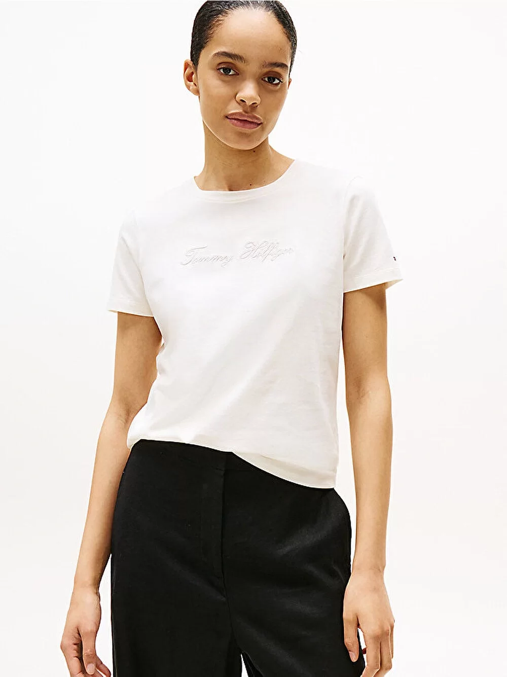 Tommy Hilfiger Kadın Simli Yazı Baskılı Normal Kesim Kısa Kollu Beyaz T-shirt WW0WW47210YA8