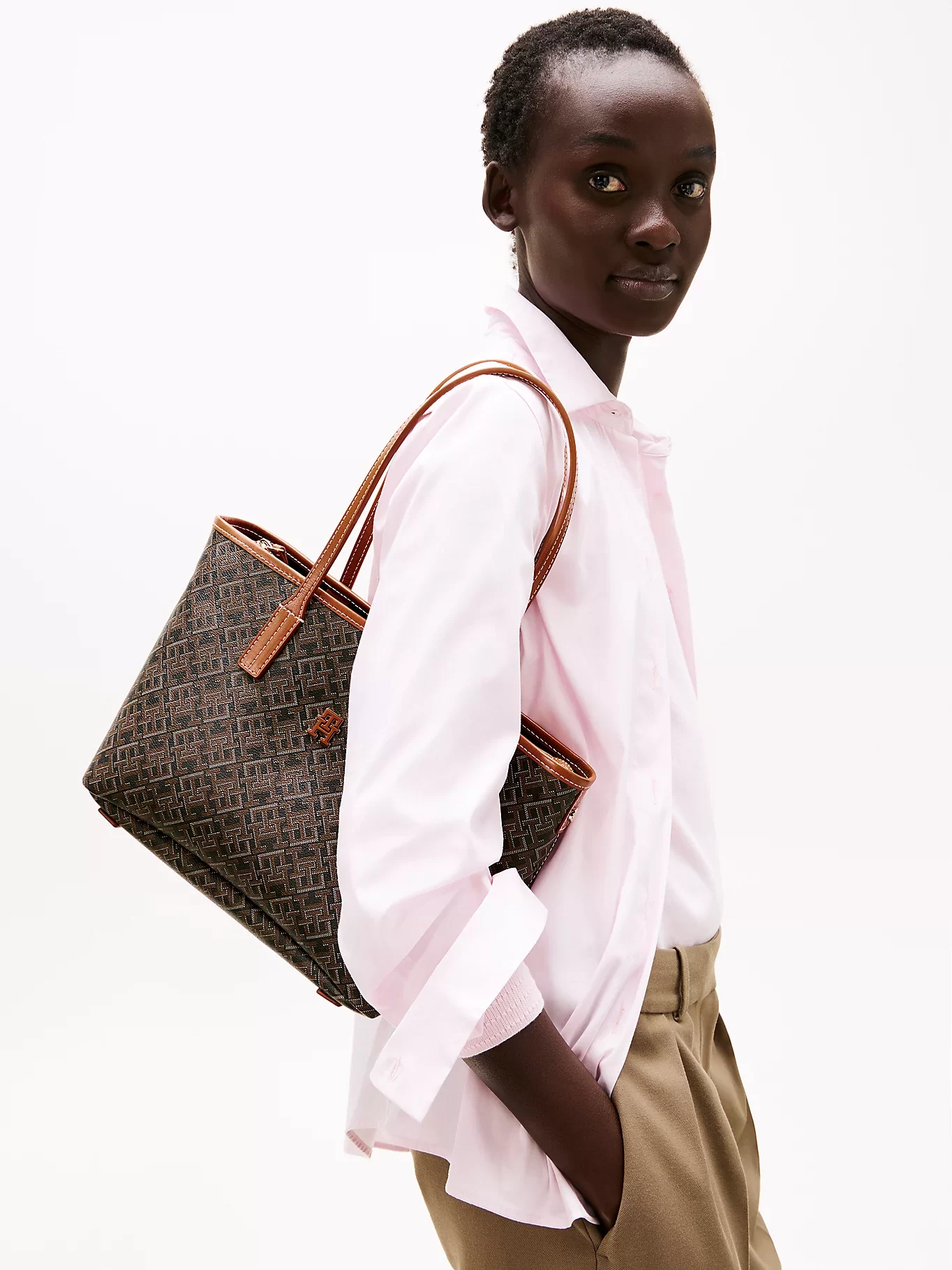 Tommy Hilfiger TH MONOPLAY LEATHER MINI TOTE Kadın  Omuz Çantası AW0AW17415BDS