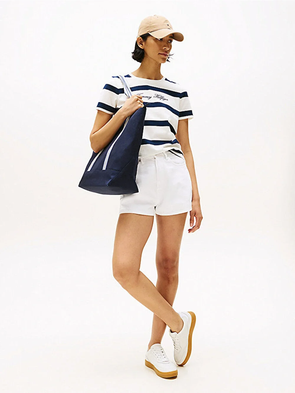 Tommy Hilfiger Kadın Yazı Baskılı Normal Kesim Bisiklet Yaka Mavi T-shirt WW0WW457460Y5