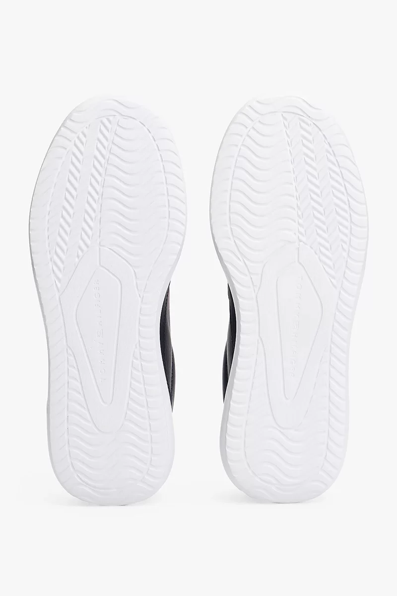 Tommy Hilfiger Modern Hafif Tabanlı Deri Erkek Sneaker FM0FM05529DW5