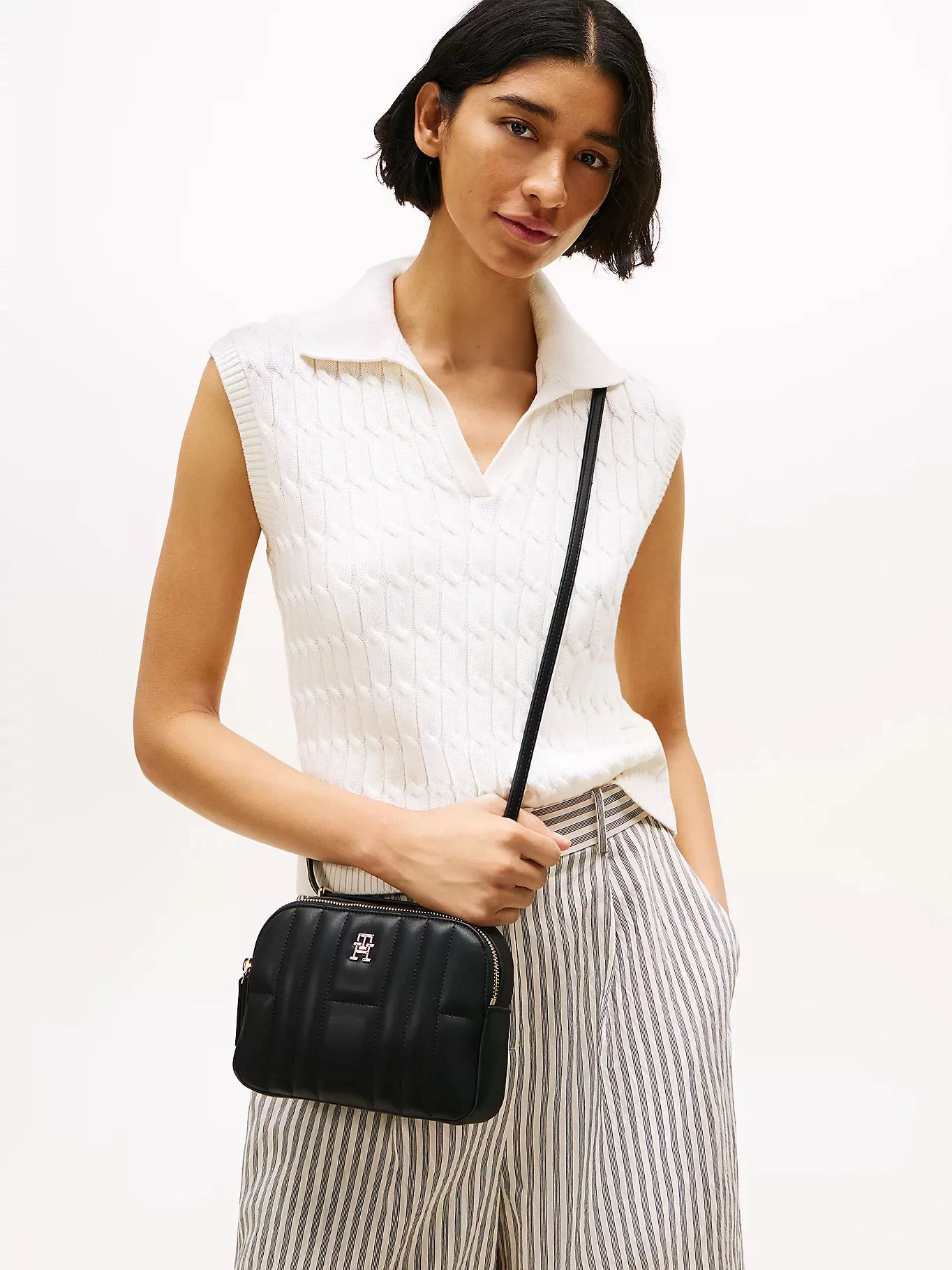 Tommy Hilfiger TH FEMININE CONV CAMERA BAG Kadın Siyah Çanta AW0AW17453BDS