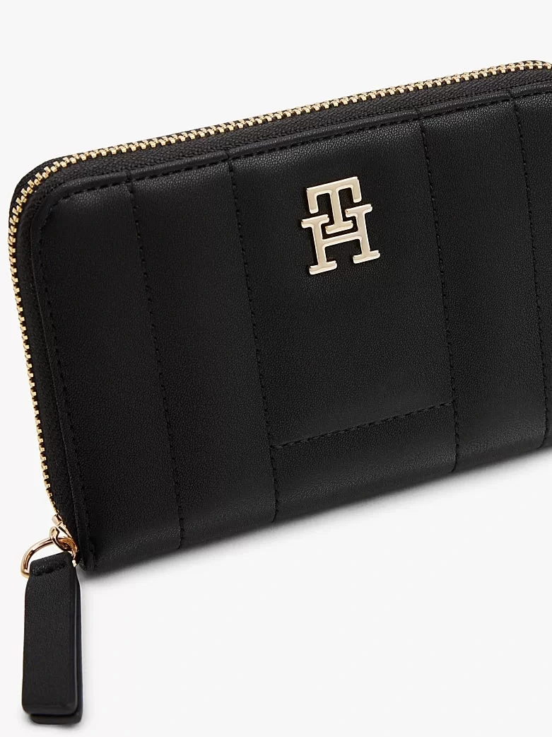 Tommy Hilfiger TH FEMININE MED ZA Kadın Siyah Cüzdan AW0AW17476BDS