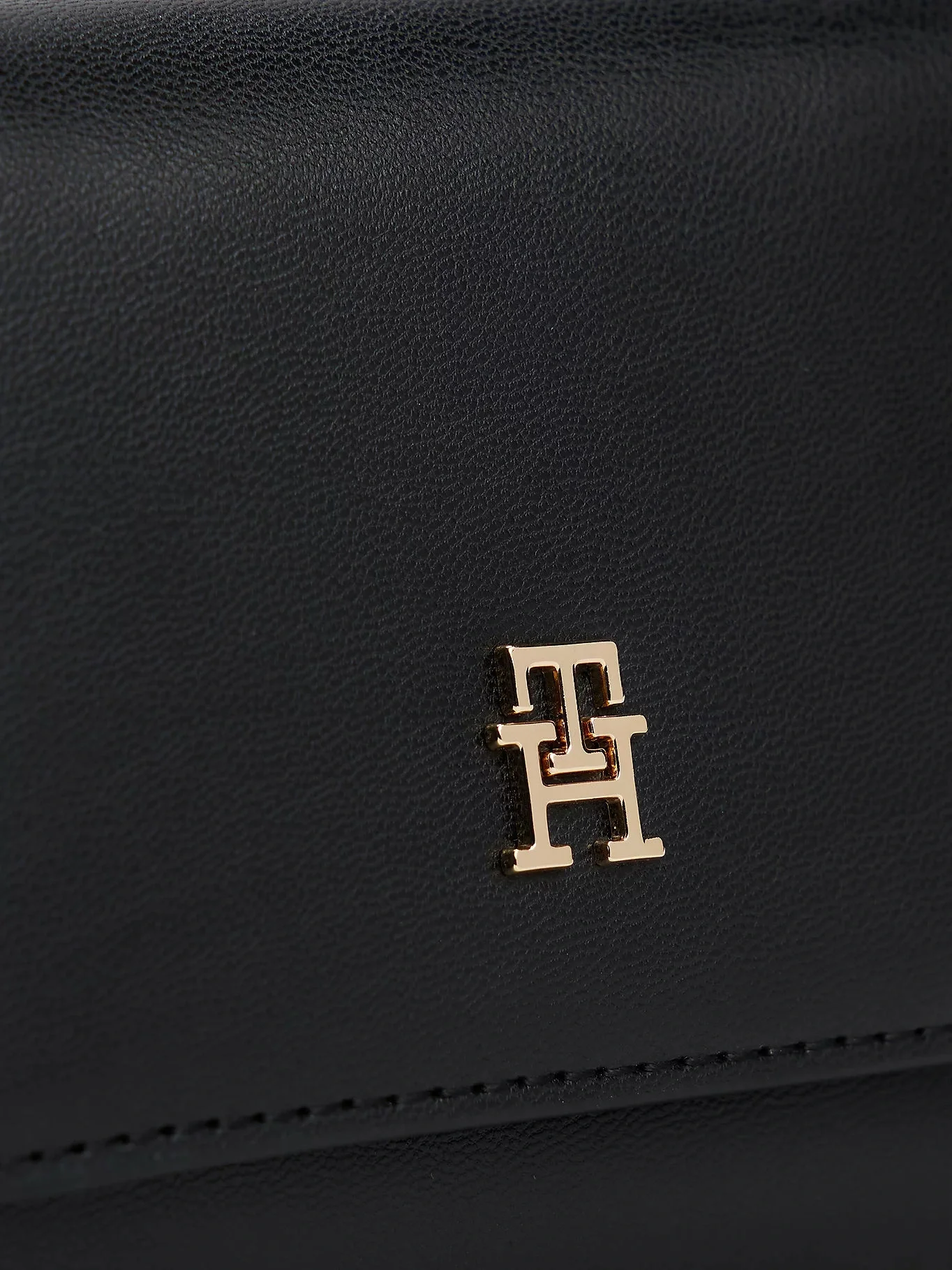 Tommy Hilfiger TH Icon Üç Katlı Kadın Siyah Cüzdan AW0AW17737BDS