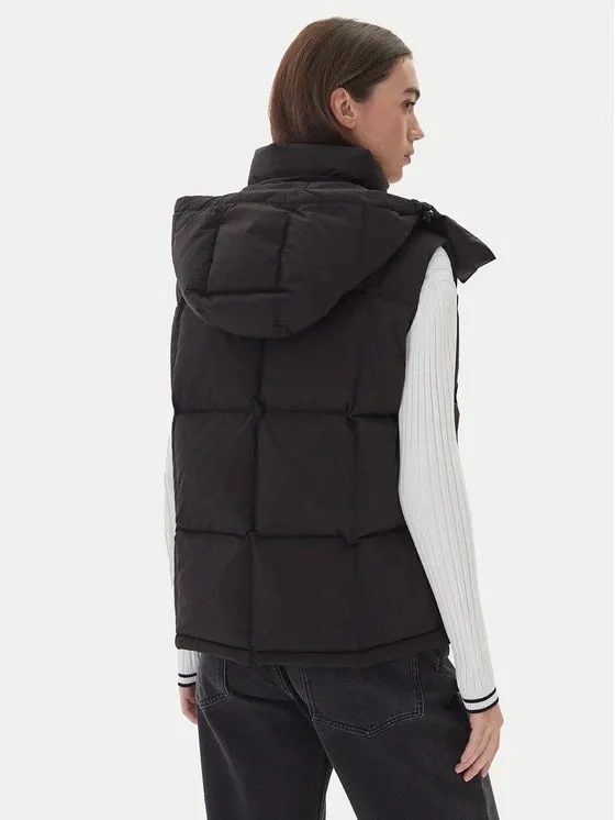Tommy Hilfiger TJW Alaska Grid Kuş Tüyü Kadın Siyah Yelek DW0DW21627BDS
