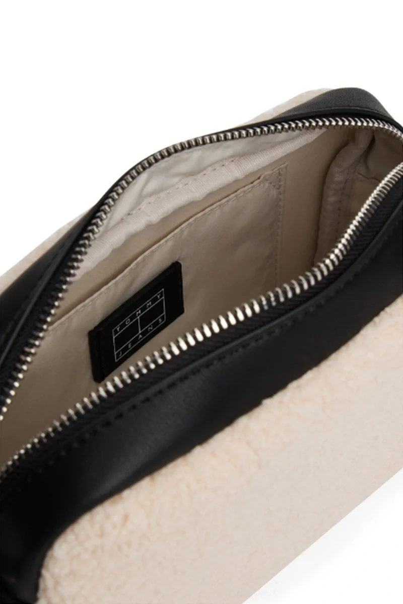 Tommy Hilfiger TJW Cool Kürk Dokulu Kamera Kadın Beyaz Çanta AW0AW18010YBH