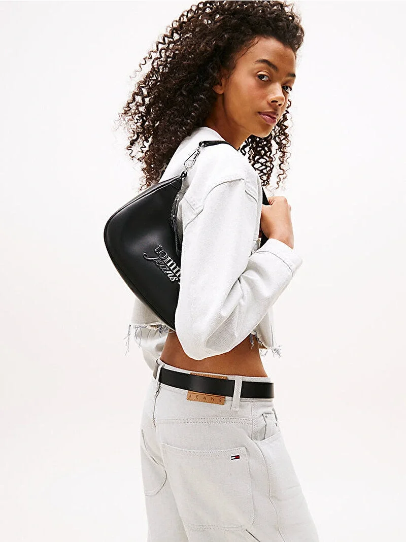 Tommy Hilfiger TJW Kalın Yazı Baskılı Omuz Kadın Siyah Omuz Çantası AW0AW17895BDS