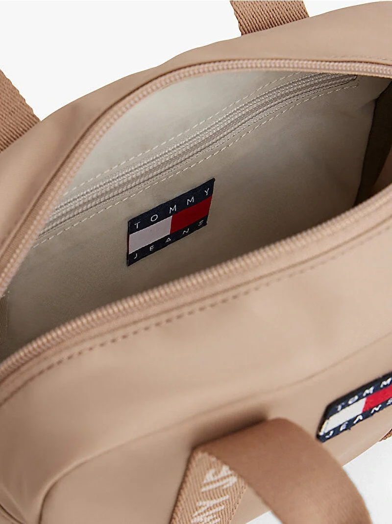 Tommy Hilfiger TJW Klasik Günlük Çapraz Askılı Kadın Kahverengi Çanta AW0AW17889GUQ